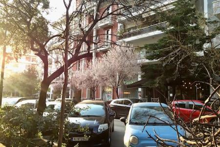 Blue City Center Boutique Apartment เทสซาโลนิกิ ภายนอก รูปภาพ
