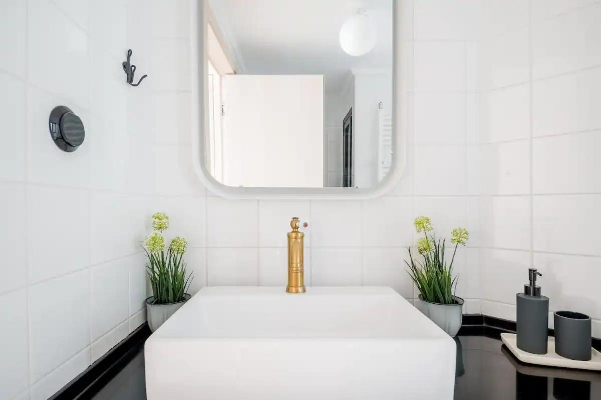 Blue City Center Boutique Apartment เทสซาโลนิกิ ภายนอก รูปภาพ